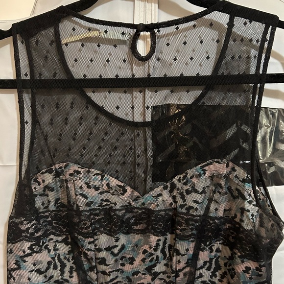 Kimchi Blue Floral and Lace Cocktail Dress Size 12 - Picture 5 of 7